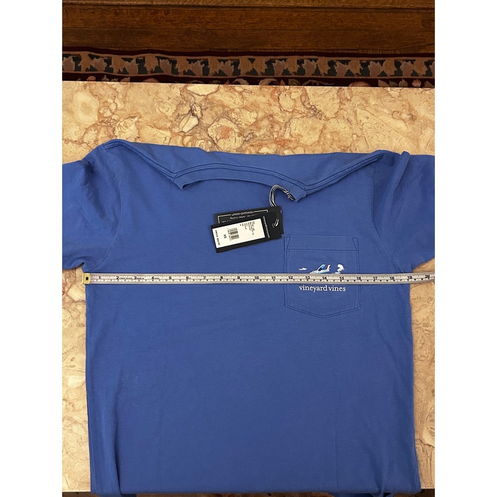 Vineyard Vines Men's Graphic Tee Plane Approaching Size XS NWT - Picture 5 of 12